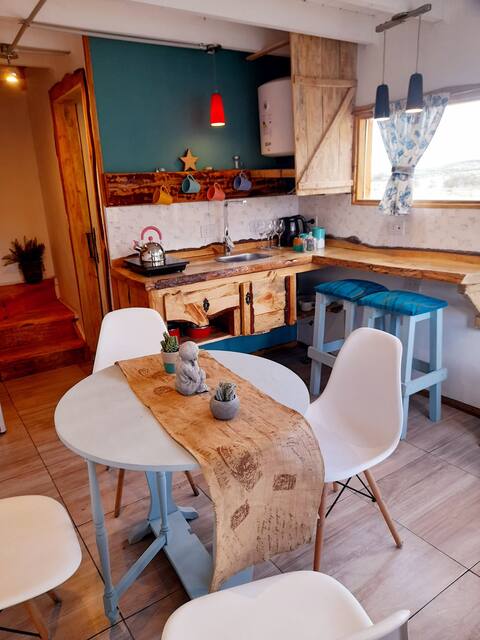 Cabin full of life in Calafate x 4