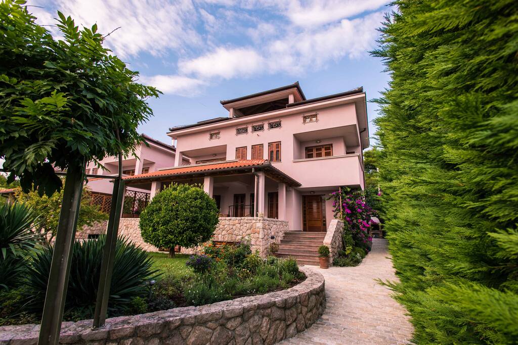 Villa Amalija facade