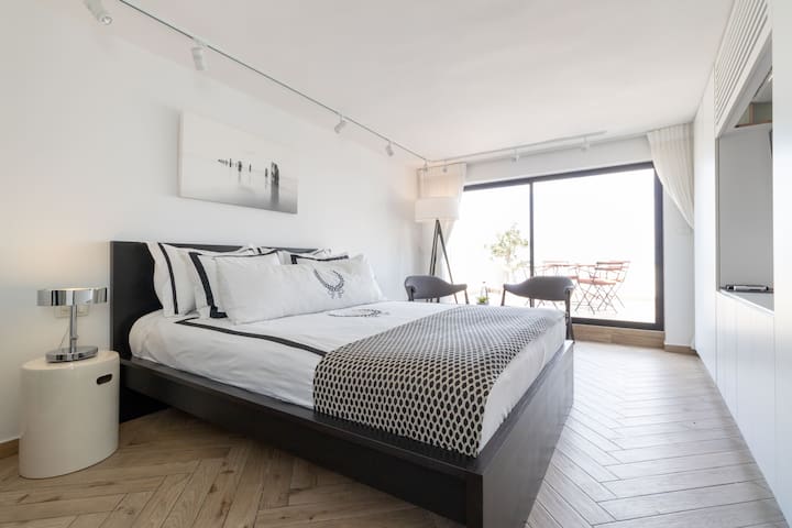 King George Rooftop suite