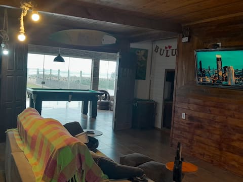 Casa BuLuMAR, right by the sea.