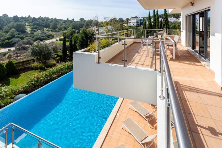 Edgar Oxana And Ian managed Airbnb listing 2
