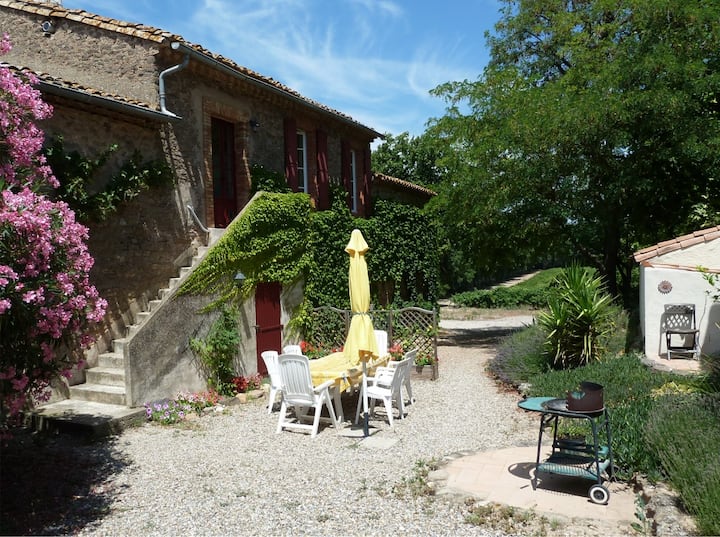 Delightful Gite With Shared Pool In Wine Domaine - Languedoc-Roussillon