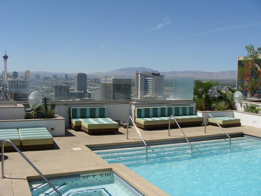 Roof top Pool