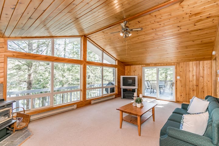 Waterfront Cottage on Severn River