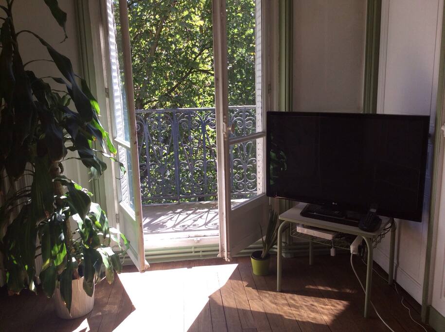 Living Room with TV / Couch / Piano