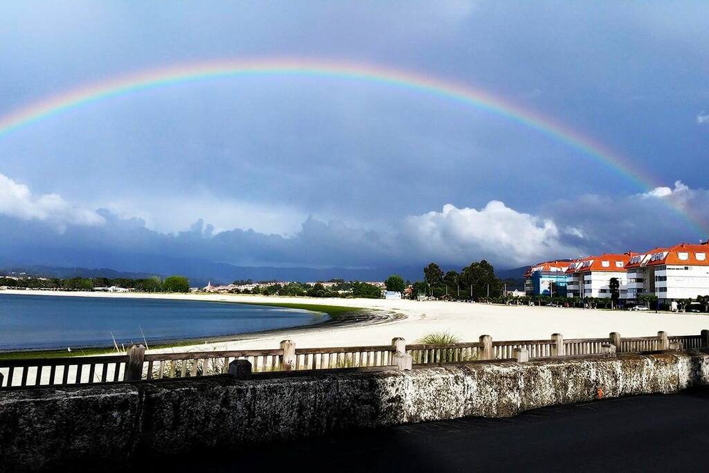 Vista del piso desde la punta de la playa Ladeira
