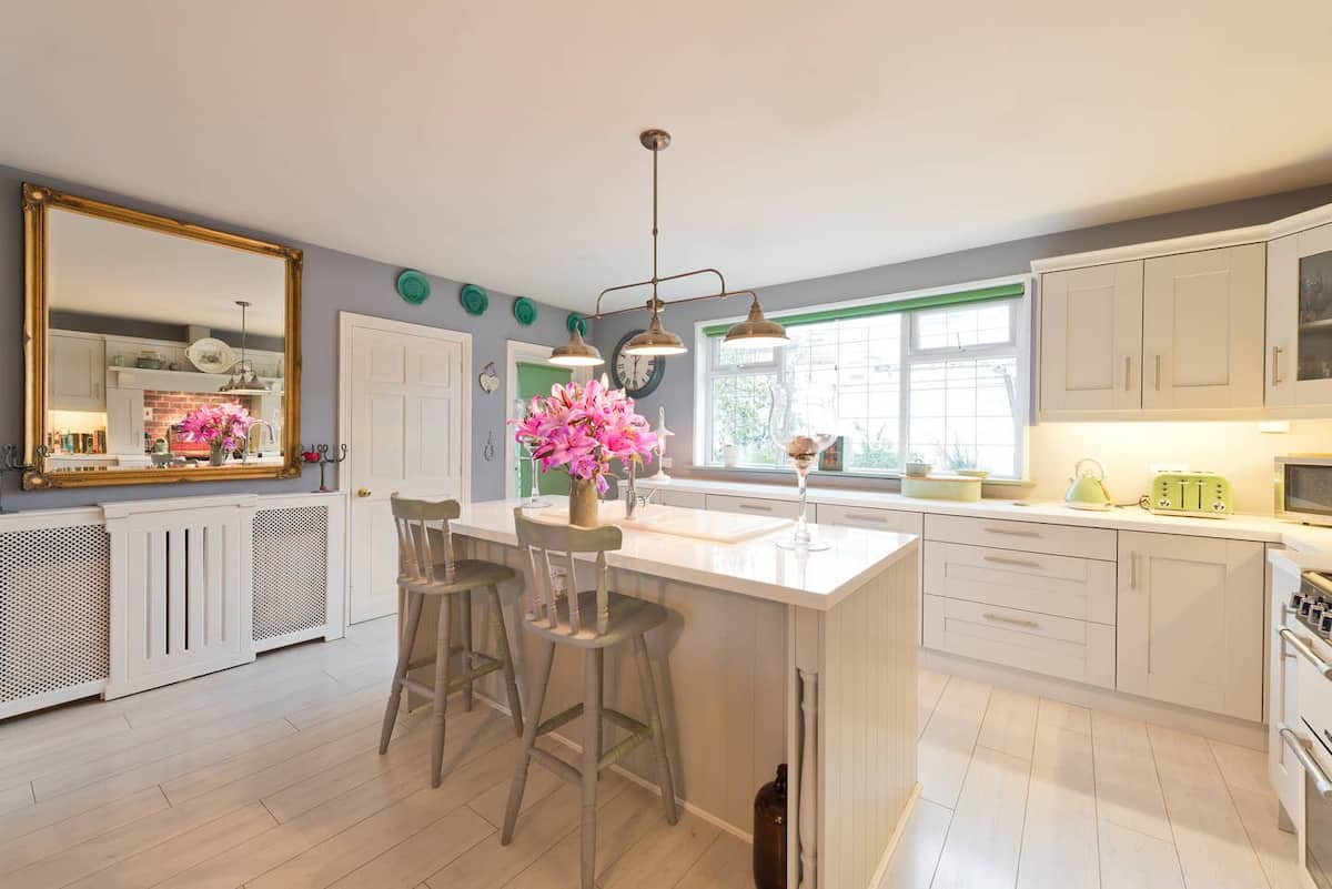 Oakville Lodge kitchen