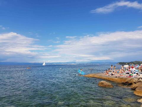 Near Sea, Modern 2-Bedroom Home In Piran