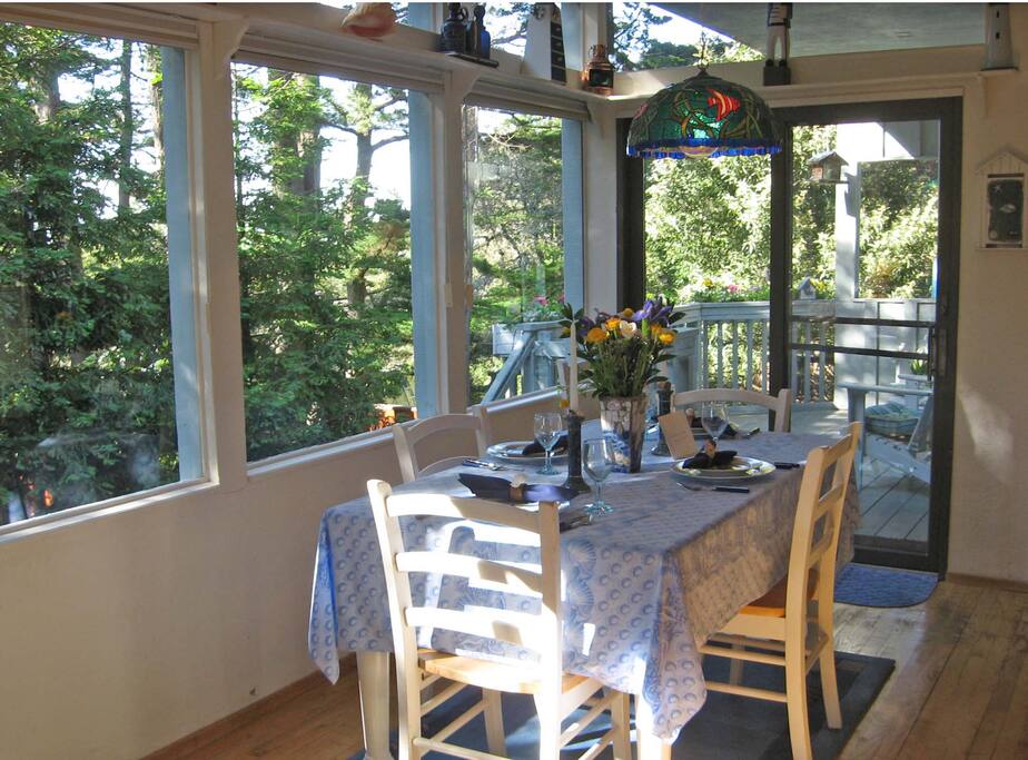 Sunny dining