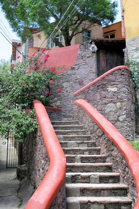 Main entrance of the litttle artist house Puerta Falsa #7