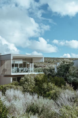 3 Bedroom Luxury Beach House @ Smiths Beach Resort