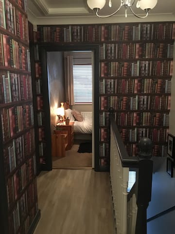 Private Room
Chestnut Drive,
Mullingar.