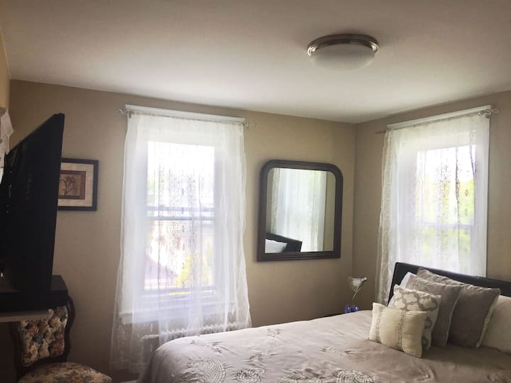 Historical Neighborhood Private Room #1 - New Rochelle, NY