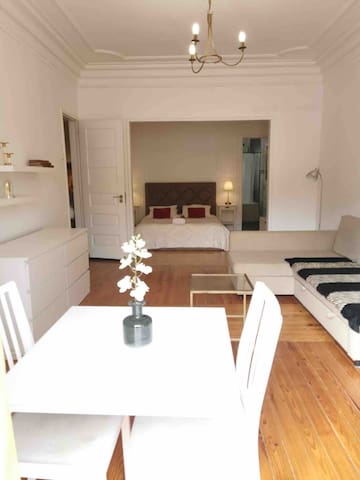 6 Clouds Apartment Lisbon managed Airbnb listing 3