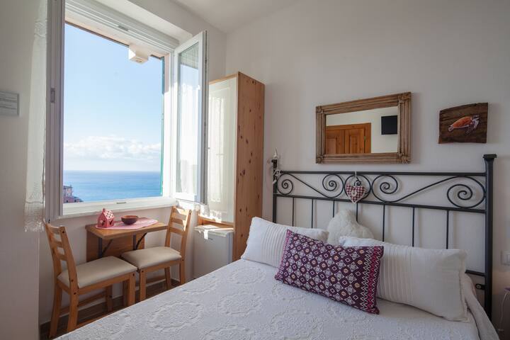 sea view, fresh breakfast, privacy