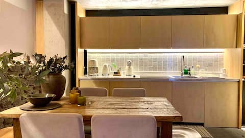 Peaceful Loft at Historical Downtown