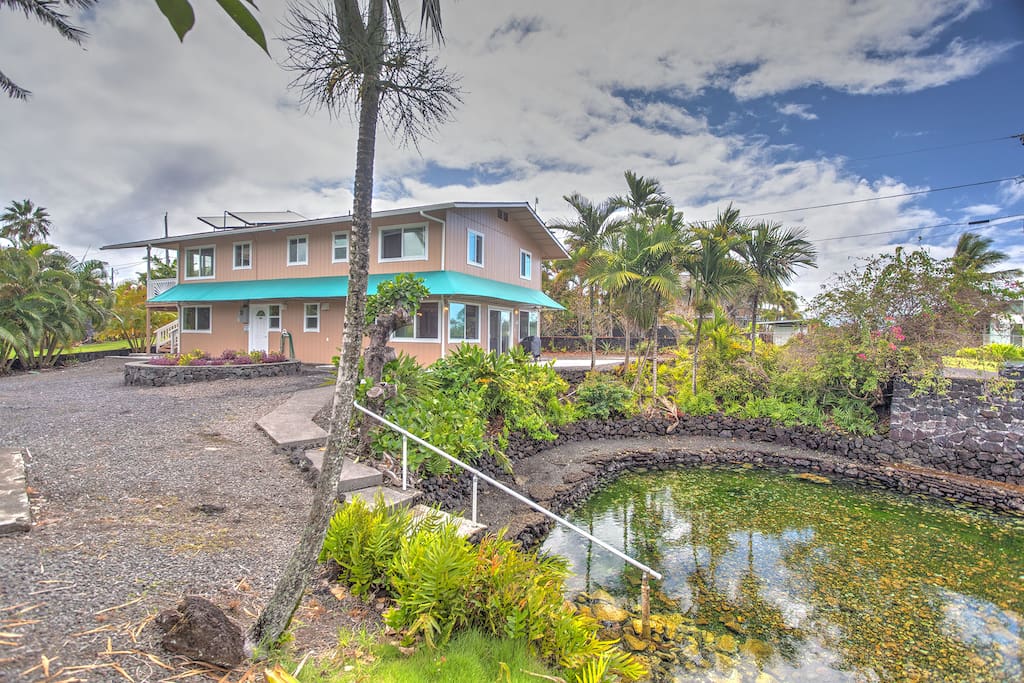 This is Kapoho Ponds. Relax and swim in your own warm pond. Near Champagne Pond.
