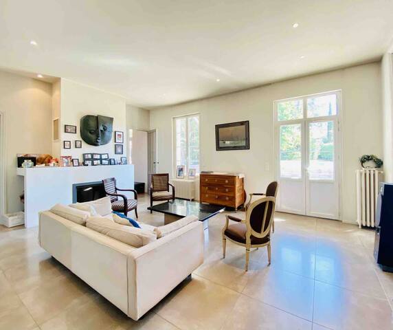 Chartreuse 250m²/ Piscine / Parking gallery image 4