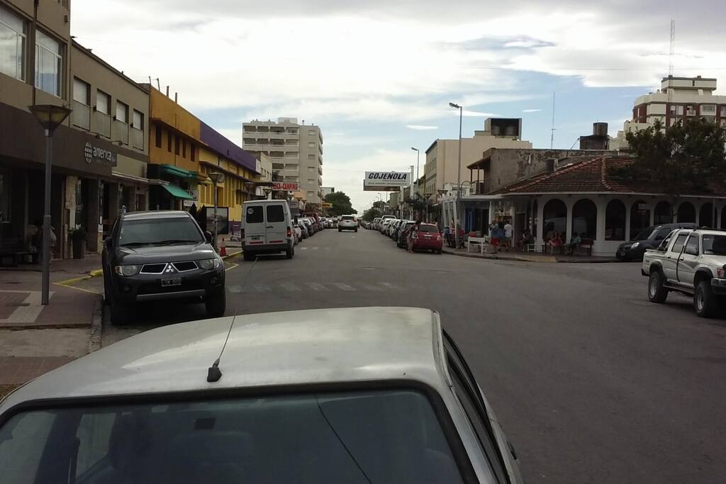 Calle Valle Encantado y a un cuadra peatonal