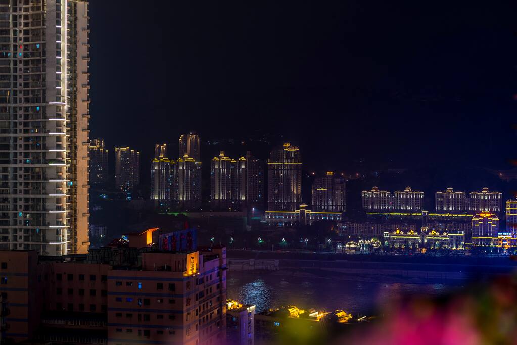 阳台夜景