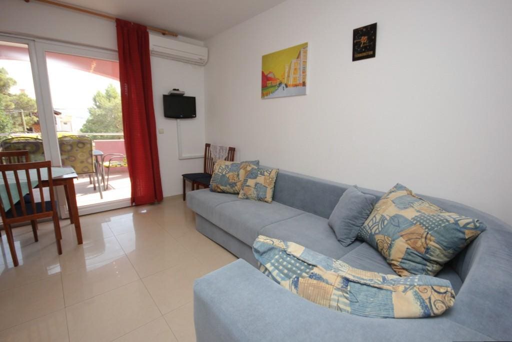 Living room, Surface: 8 m²