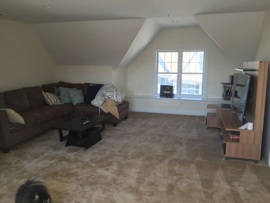 Private loft area - furnished as shown with TV (HBO/SHOWTIME)