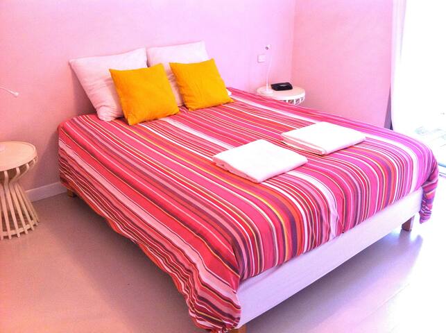 Villa near Bordeaux with beautiful pool gallery image 5