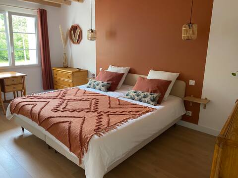 Beautiful Quiet Apartment in a Landesian House