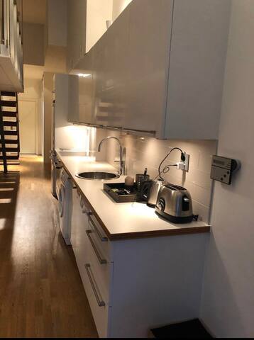 Citycenter,Dronningens gate 15,2 balcony,2bedrooms gallery image 3