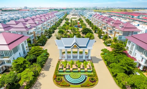 Holiday home for rent in a private residence