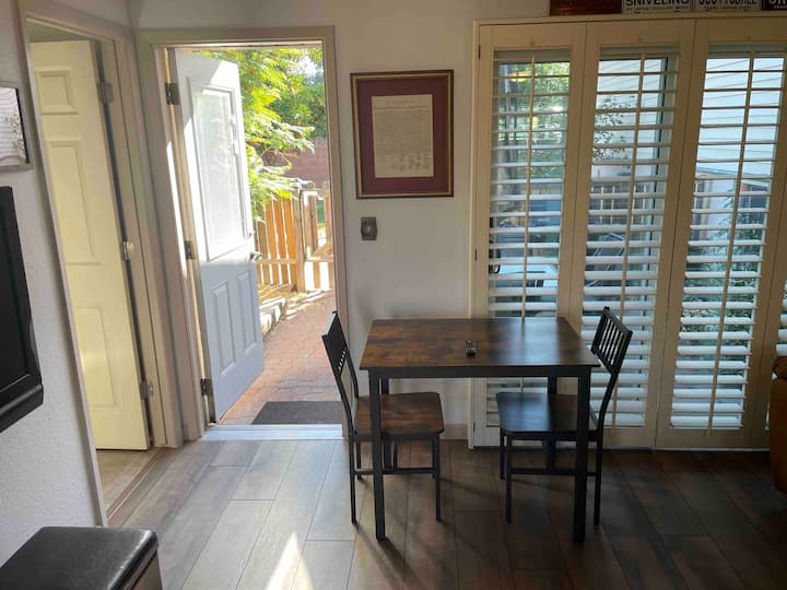 Scottsdale Studio Close To It All (Lic#2033200) - Scottsdale