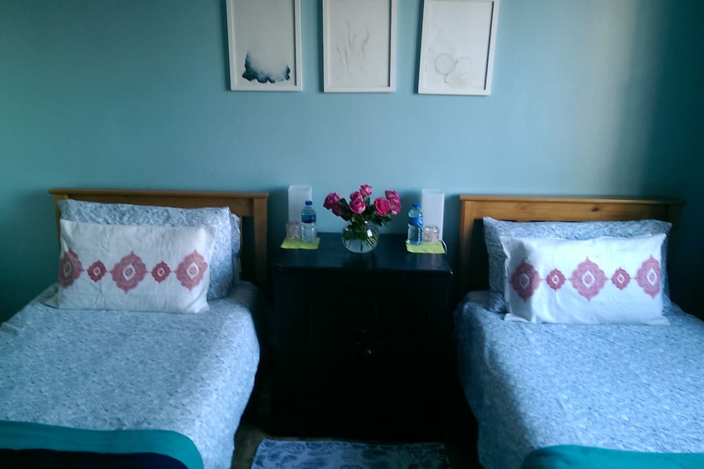 twin beds