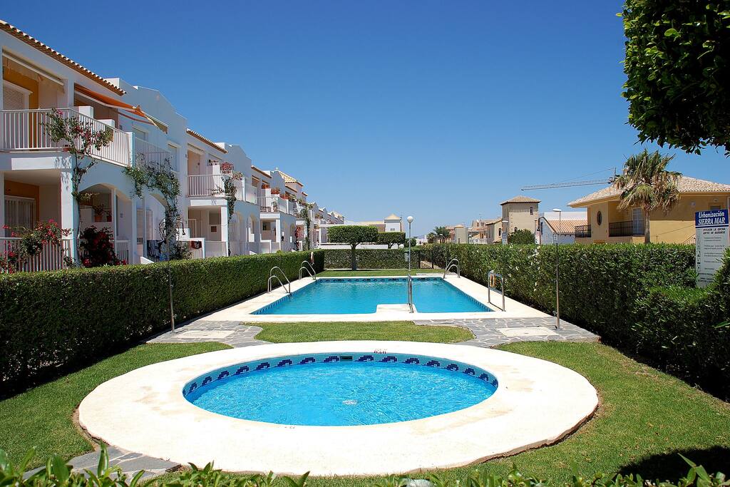 PISCINAS