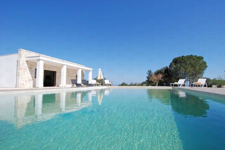 HelloApulia Villa with private Pool, Pet Friendly gallery image 4