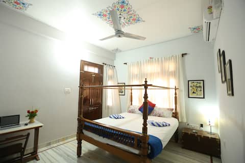 HARSIDHI HAWELI LUXURIOUS