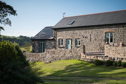 The Dairy Barn - countryside views and Pygmy Goats