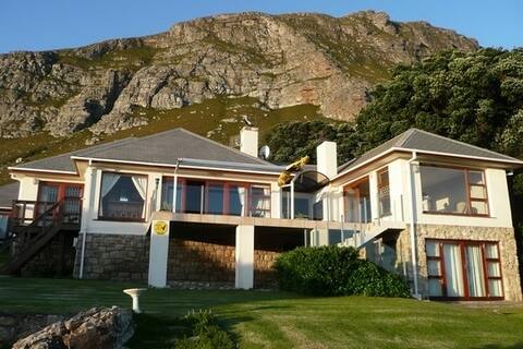 Jocks Place (on the sea)