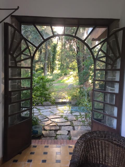 La Escondida de la Aldea Serrana (The Hidden Mountain Village)
Adults Only