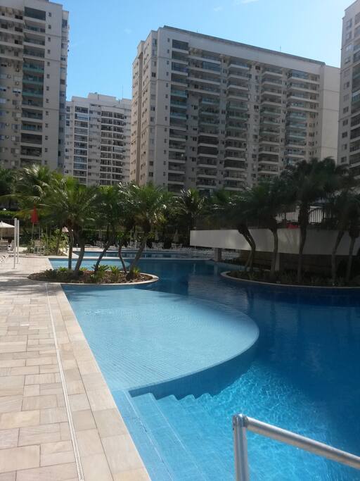 Piscinas fria e quente