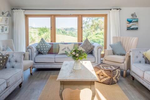 The Barn for 18 at Salcombe Farm