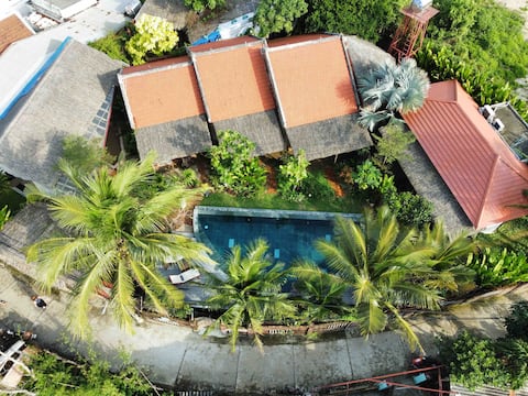 Pao Homes - Beach Stone Villa with Salt Pool