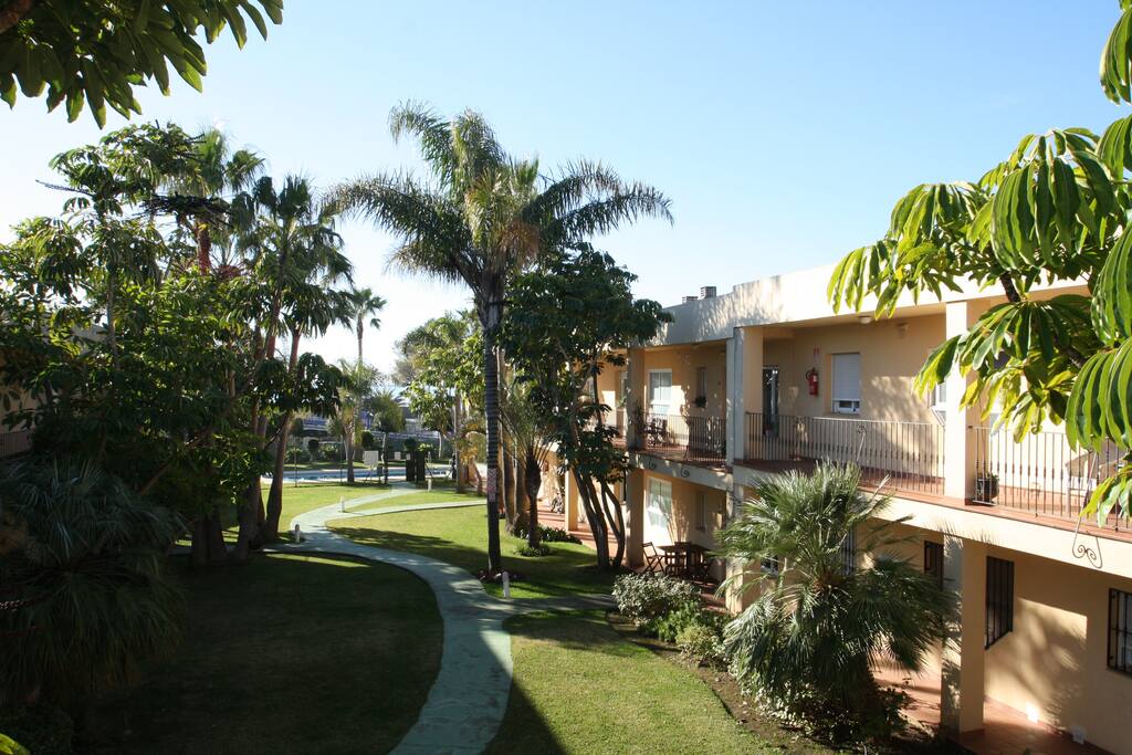 accès appartement et piscine