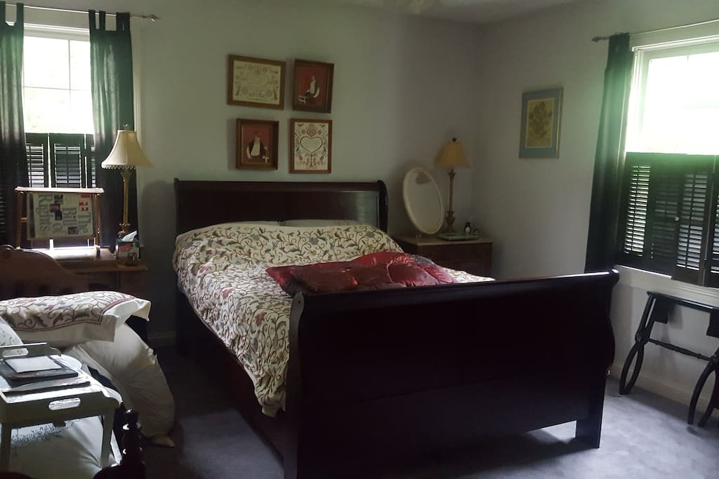 I bed bedroom