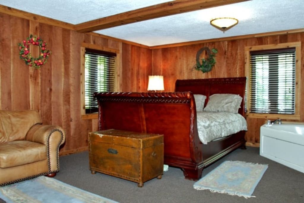 1st floor bedroom.