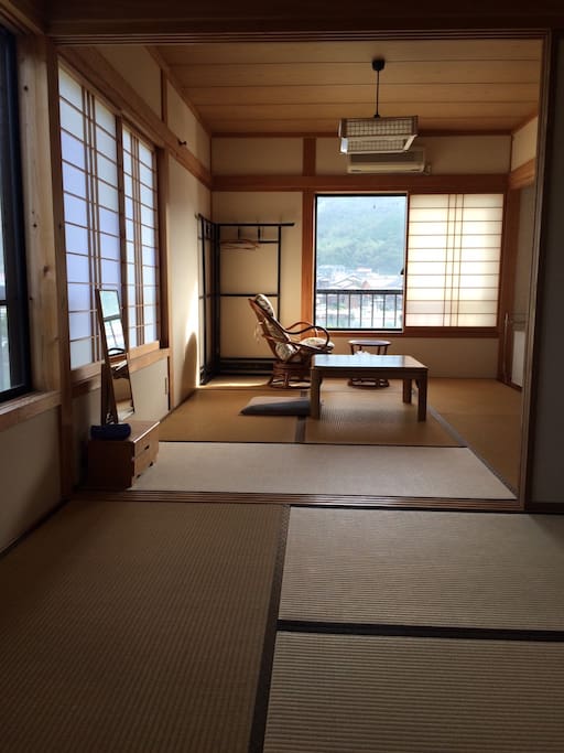 Simple Japanese room
広々畳の部屋