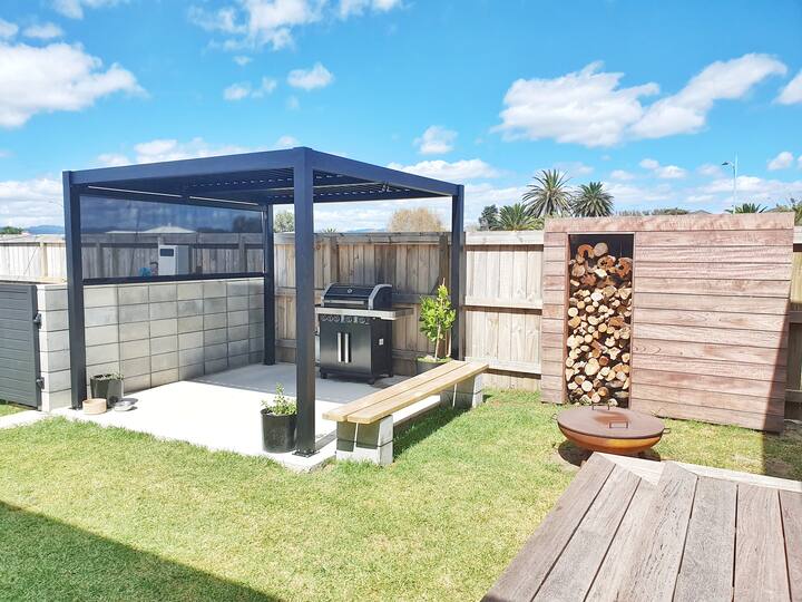 Welcome To "The Awning" Prepare To Be Relaxed. - Ōpōtiki