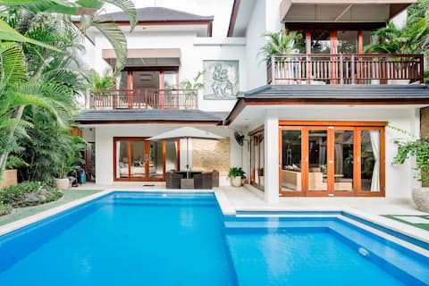 Lush Villa in the Heart of Seminyak w Private Pool