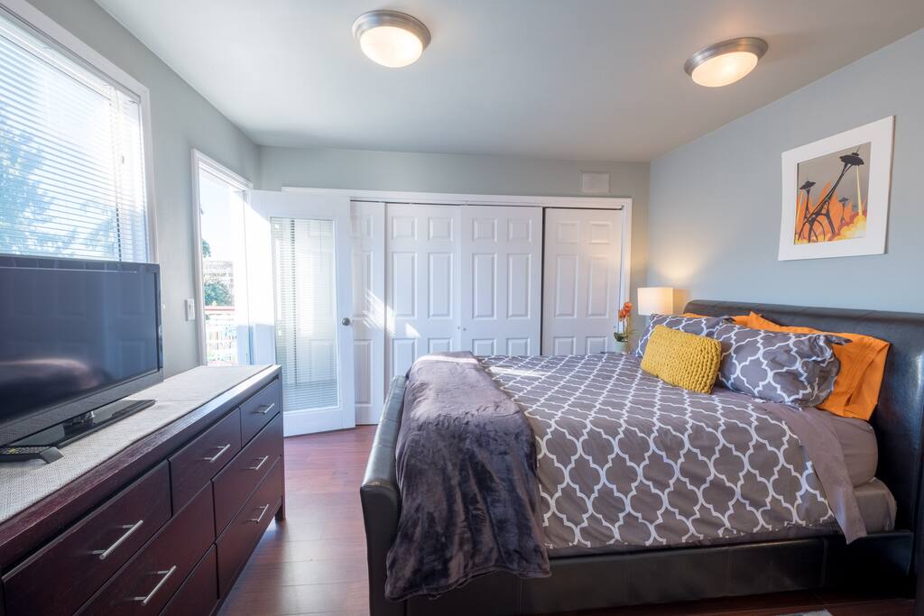 King size tempurpedic bed