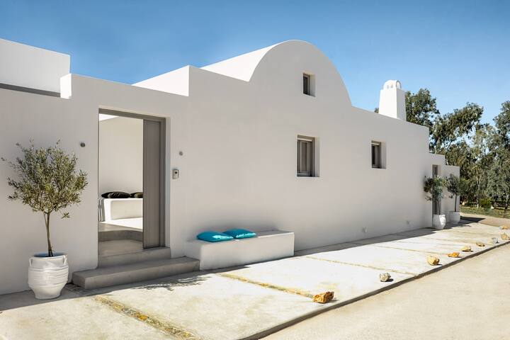 Eolia Kamari Villa