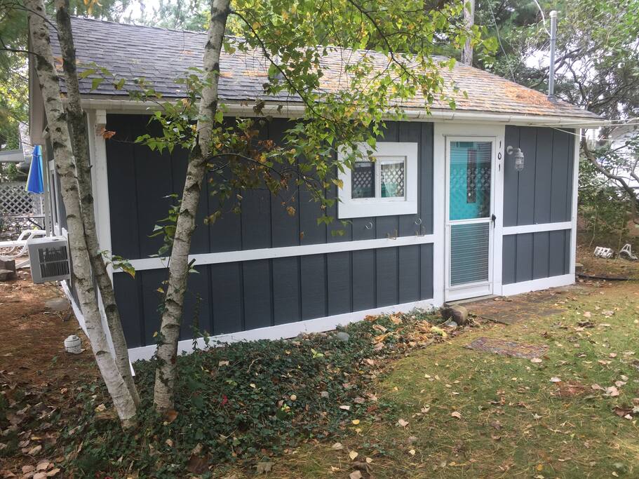 Cabin 101 (2 Bedroom - Sleeps 4)